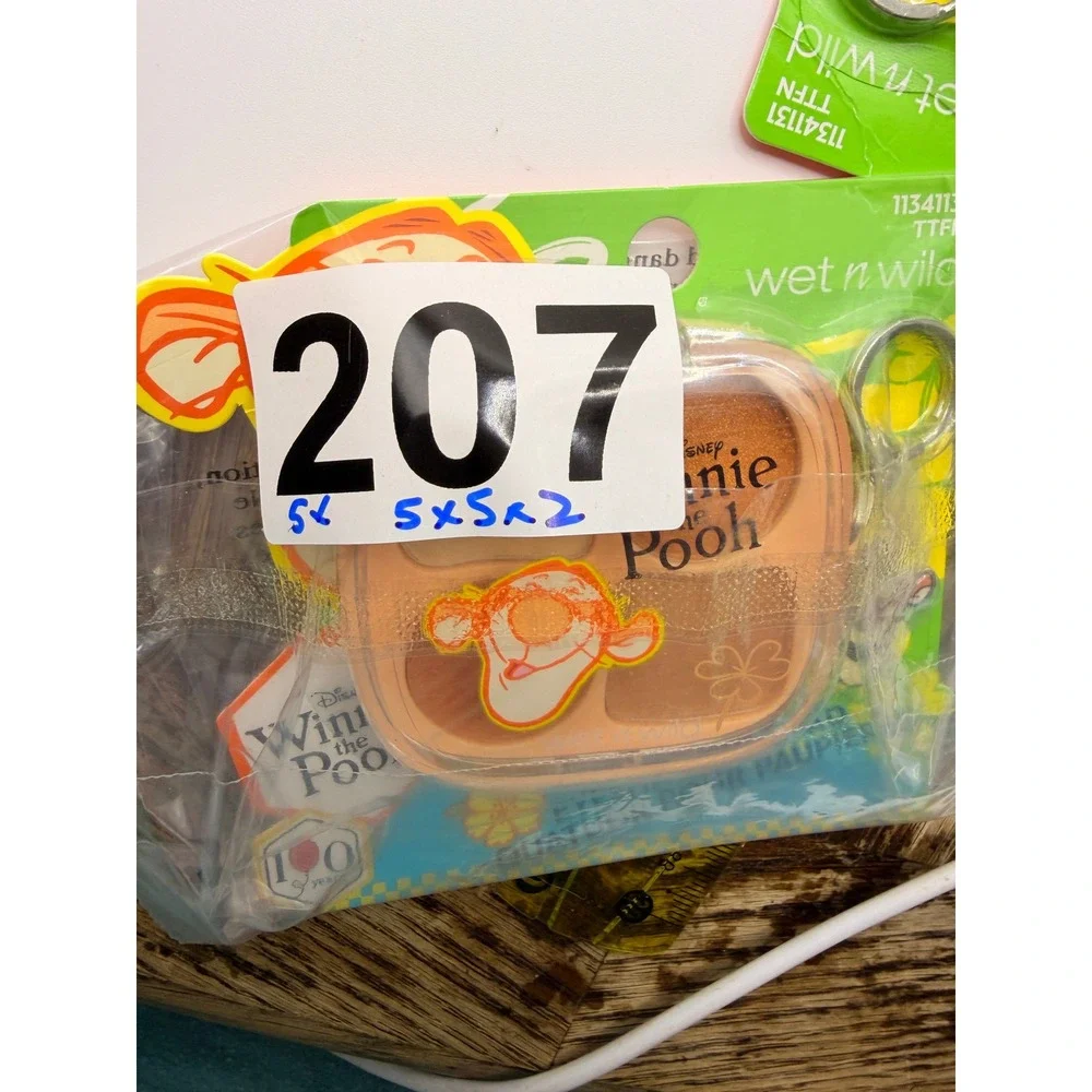Wet n Wild Womens OS Winnie the Pooh Eyeshadow Quad Tigger Keychain‎ Disney Core